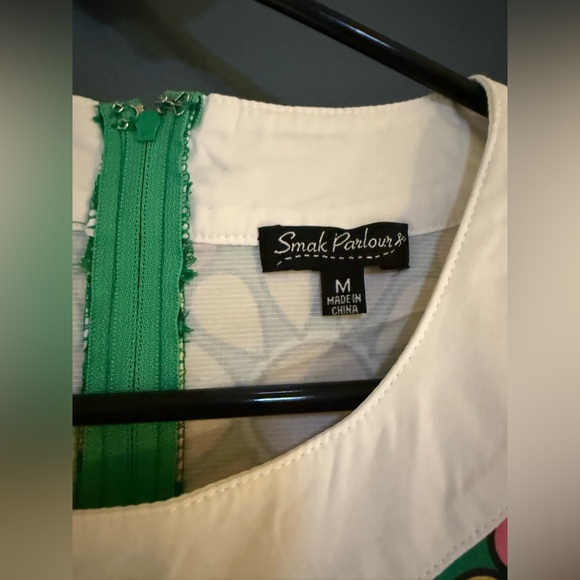 Smak Parlour Green & Pink Mod Daisy Mini Dress | 60s Style | NWT | Medium - Picture 5 of 5